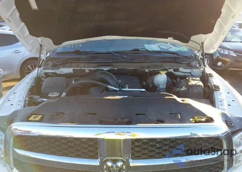 2019 Ram 1500 Classic Slt 4X2 6'4 Box z USA, uszkodzony, nr VIN 1C6RR6TT2KS657886